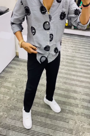 Men Smart Slim Fit Spread Collar Geometric Printed Casual Shirt
