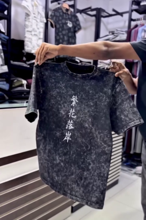 One Piece Graphic Oversized Acid Wash T-shirt
