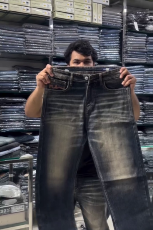 Men Straight Fit Mid-Rise Heavy Fade Jeans