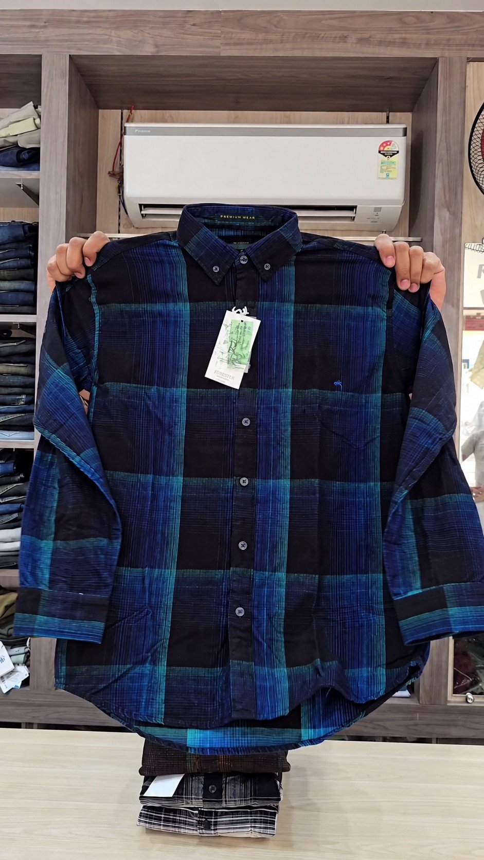 Stylish Casual Men’s Classic Checked Shirt - Image 2